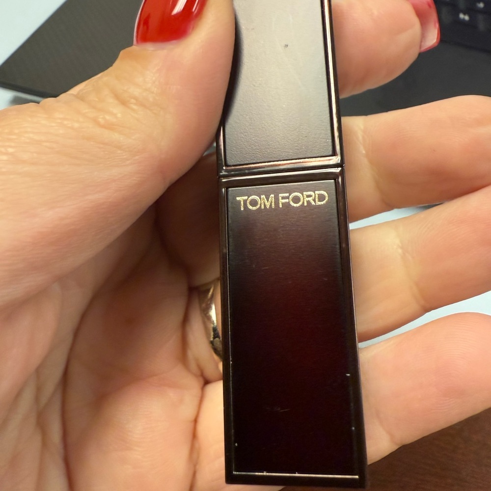 Tom Ford Traceless Soft Matte concealer in shade 062 Crème